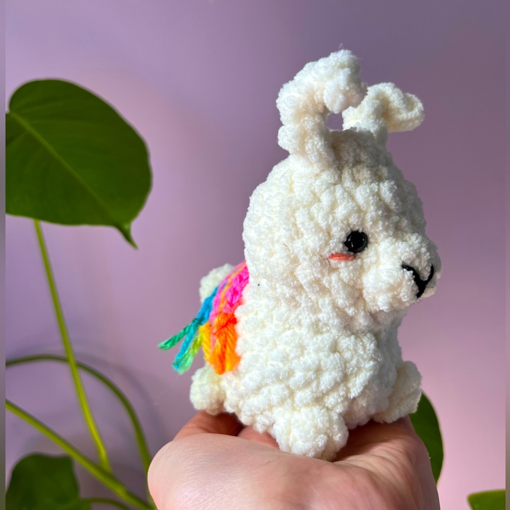 Crochet mini llama - Picture 3 of 3